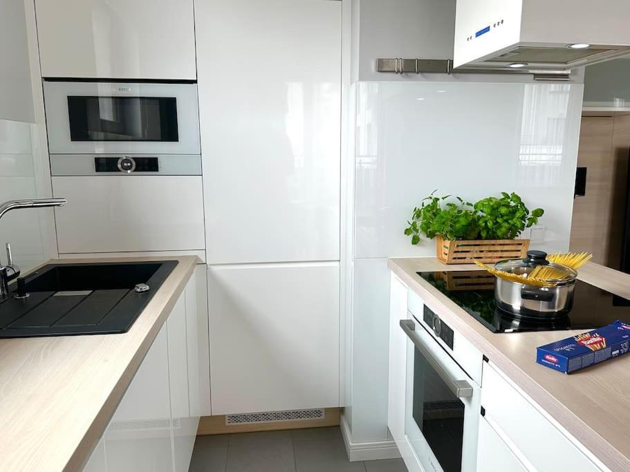 Apartament Jana Kazimierza 47 - 2 Sypialnie, 70M2, Balkon, Parking, Wi-Fi Варшава Экстерьер фото